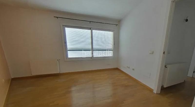 Foto b1b3936b-8dd8-414d-9628-d8e983be7fca. Casa adossada amb aparcament a Centro Aranjuez