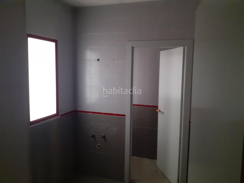 Foto 844f7dea-76d5-40b0-a519-a219527c2140. Alquiler local comercial local en calle toledo en Ciudad Real