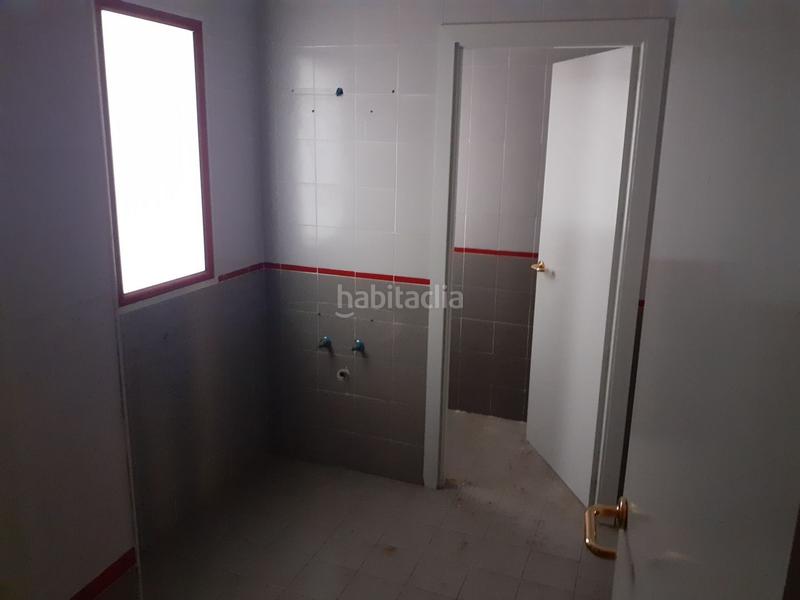 Foto 8a0ce2a4-657d-4342-9c43-c98a76ecc163. Alquiler local comercial local en calle toledo en Ciudad Real