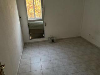 Pis  Calle uruguay. Se vende piso de 3 dormitorios y 1 bao zona recinto ferial