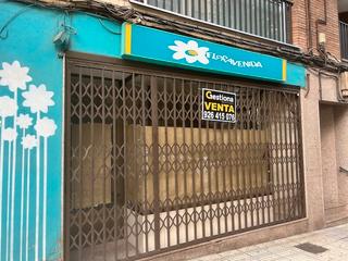 Local Comercial a Avenida primero de mayo 44