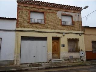 Casa adossada a Calle alba 4. ¡ pase su oferta!