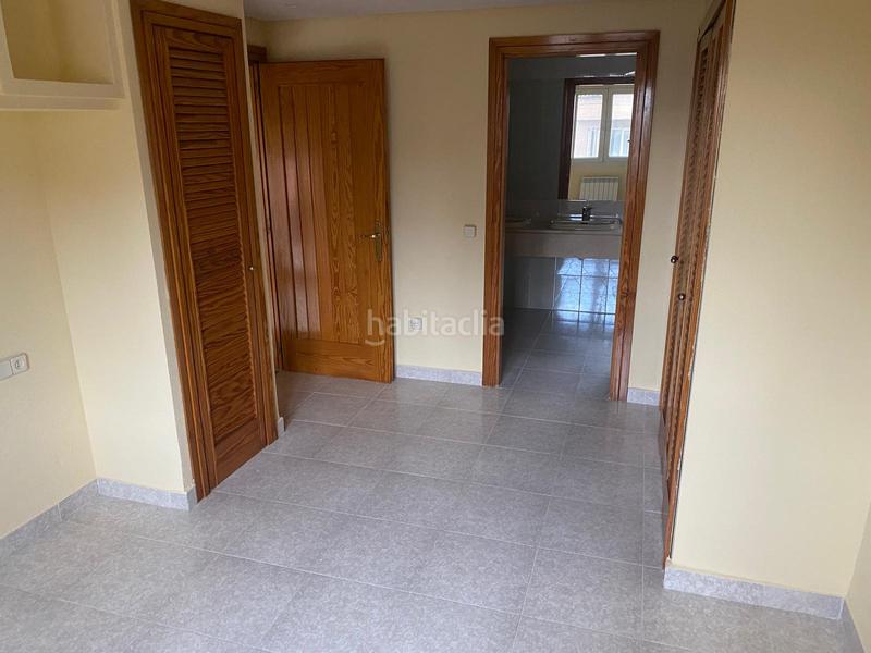 Foto cde64cb0-83c9-443c-8734-21366fb2e1b1. Casa excelente casa unifamiliar de 4 plantas en residencial con piscina en Miguelturra