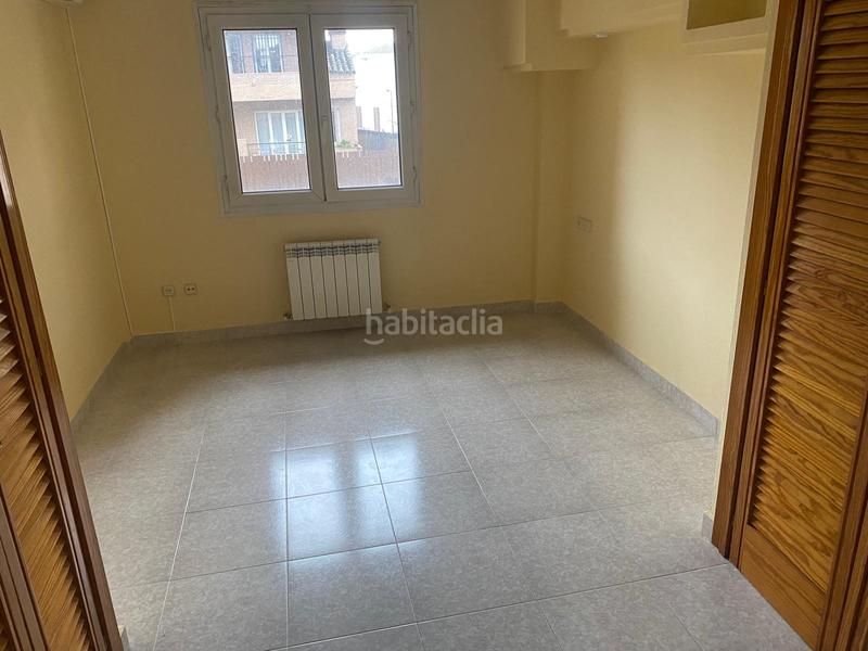 Foto db281f0d-5520-4edf-aa85-8c65bdb30f65. Casa excelente casa unifamiliar de 4 plantas en residencial con piscina en Miguelturra