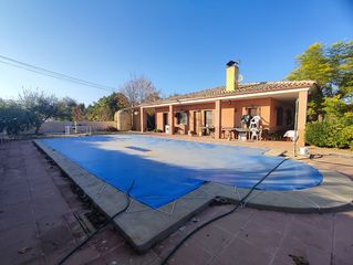 Casa  Carretera la solana-tomelloso. Fantastico chalet en carretera de la alavesa tomelloso