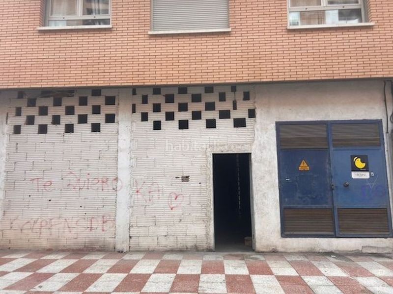 Foto a549a881-d3a5-46a6-a1d3-7161b5eadfcd. Local comercial a Centro Puertollano