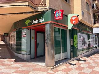 Local commercial à Carretera de almodóvar 1. Se vende local en puertollano en la carretera de almodovar