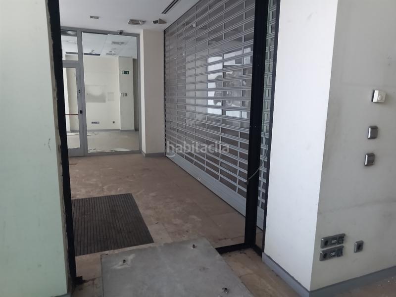 Foto c5b680a1-8b0d-4103-9d12-c7fe7e2ce9e8. Local comercial loca comercial y plazas de garaje en Ciudad Real