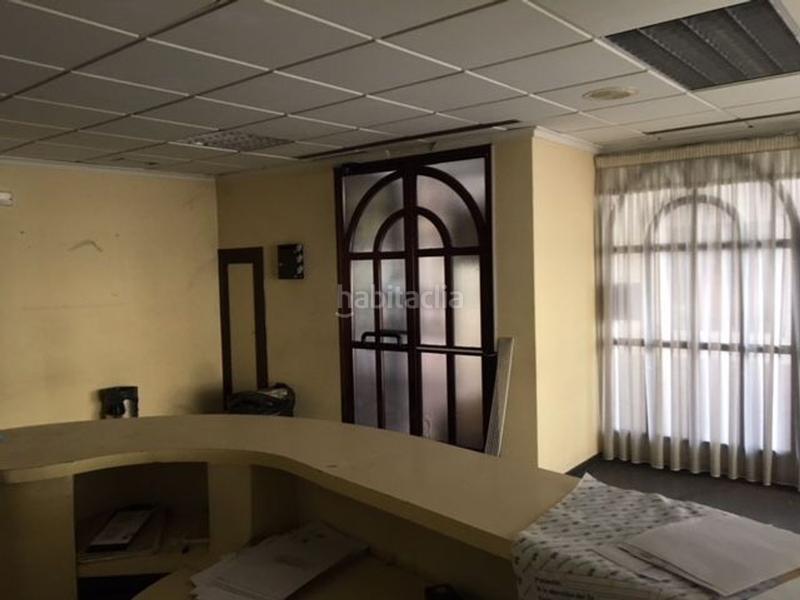 Foto eb20cf10-fc5a-4a05-9f3e-b36362279712. Local comercial local en venta en Centro Puertollano