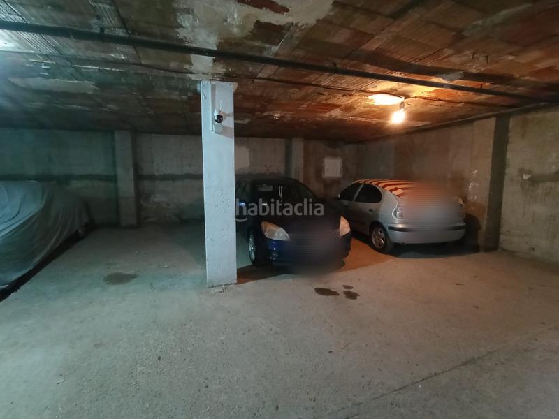 Foto f442ef25-d6c3-46bb-bdf8-0bdd18389ae8. Aparcament cotxe a Argamasilla de Alba