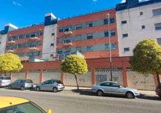 Local Comercial  Calle santa cruz de mudela. Local dúplex en zona hospital con 1.972 m2