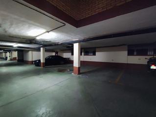Parking voiture  Calle de la flor. Plaza de garaje de 22 m2