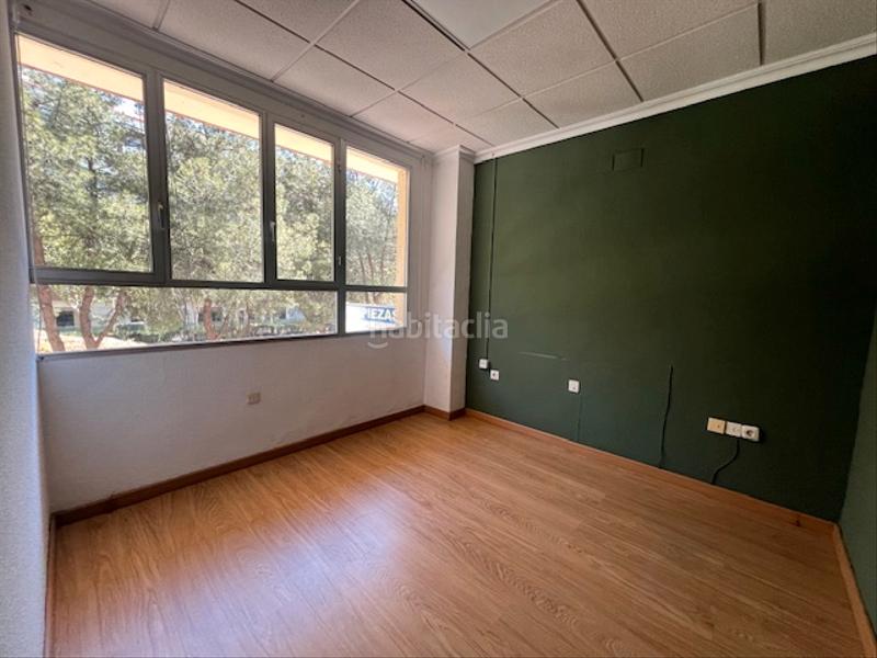 Foto 4afd13a3-6561-4f4d-a04b-86834d560ffc. Alquiler local comercial en paseo de san gregorio 85 en Puertollano