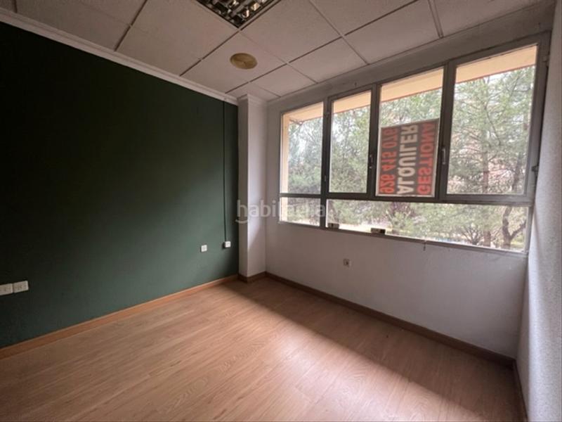 Foto 4eec7238-54f3-4013-822e-3f55d0efa9c2. Alquiler local comercial en paseo de san gregorio 85 en Puertollano