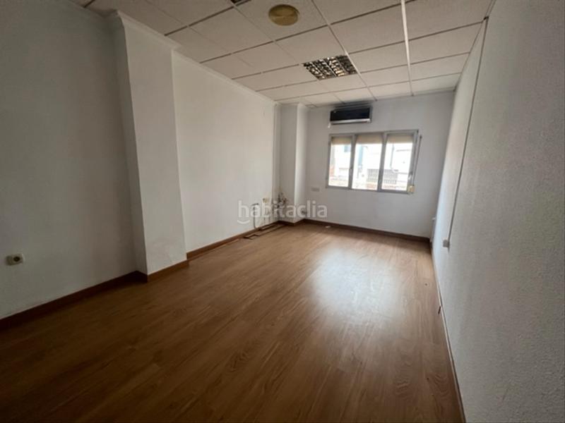 Foto 5e8e423d-2c9a-4dca-8222-7c06410ef67d. Alquiler local comercial en paseo de san gregorio 85 en Puertollano