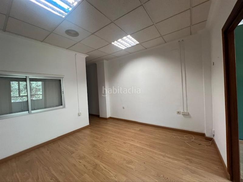 Foto 9c49228c-1b4d-4233-8fe3-d5efb5854e25. Alquiler local comercial en paseo de san gregorio 85 en Puertollano