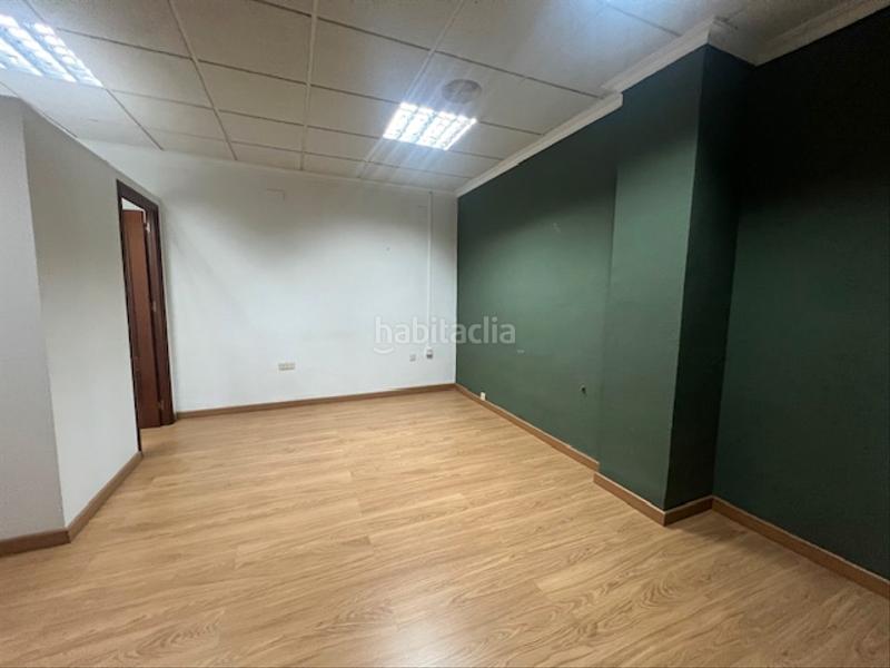 Foto b044bab4-e854-47b1-a7d9-786ac05fd9b7. Alquiler local comercial en paseo de san gregorio 85 en Puertollano
