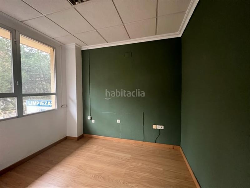 Foto b23c67ad-481c-4c69-a2d8-41d45abeb858. Alquiler local comercial en paseo de san gregorio 85 en Puertollano