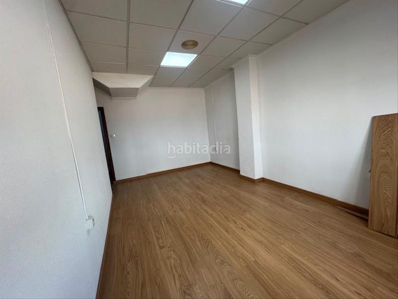 Foto d8e733ed-1e02-42f4-b17f-839216b83a8d. Alquiler local comercial en paseo de san gregorio 85 en Puertollano