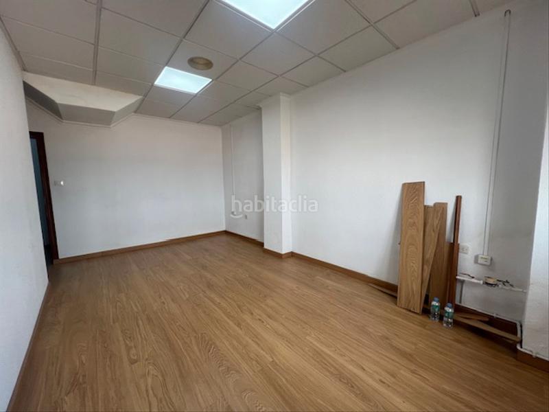 Foto 5f1b307e-95f4-4142-aa9f-0c3b2e7dd29f. Lloguer local comercial a paseo de san gregorio 85 a Puertollano