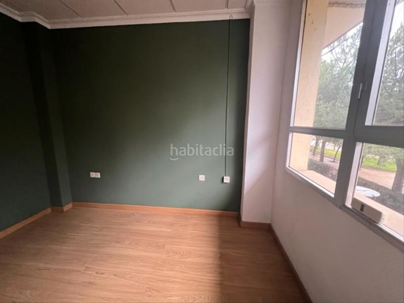 Foto 8b48840b-554e-47c3-a3fa-a18c1836a56a. Lloguer local comercial a paseo de san gregorio 85 a Puertollano