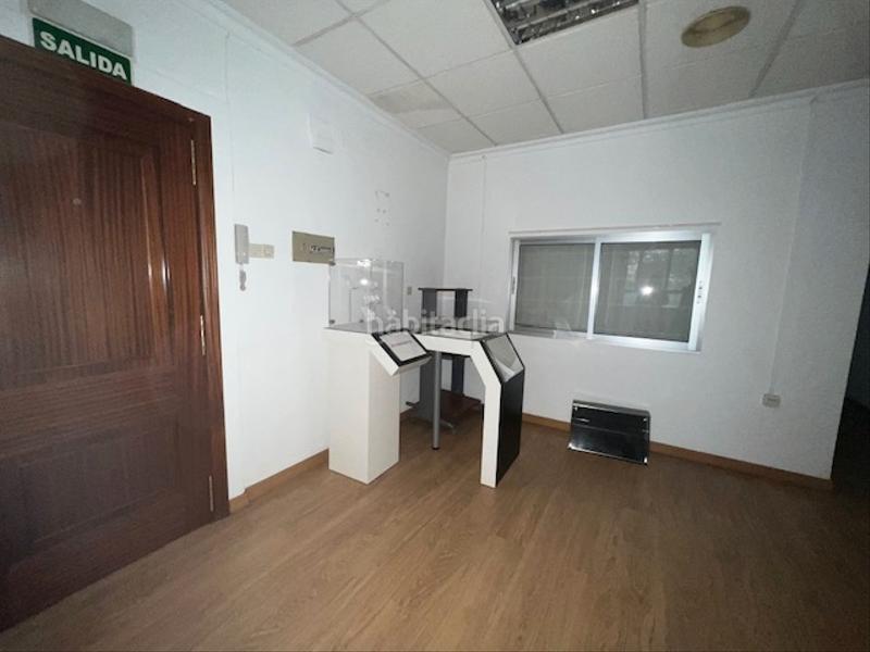 Foto a8e63948-358e-4a53-bdf4-974848338375. Lloguer local comercial a paseo de san gregorio 85 a Puertollano