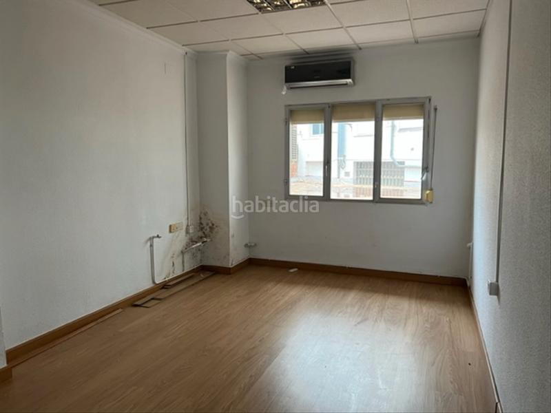 Foto 0c3bc66e-754a-4ca8-bcb9-e53fc54c50db. Location local commercial dans paseo de san gregorio 85 dans Puertollano