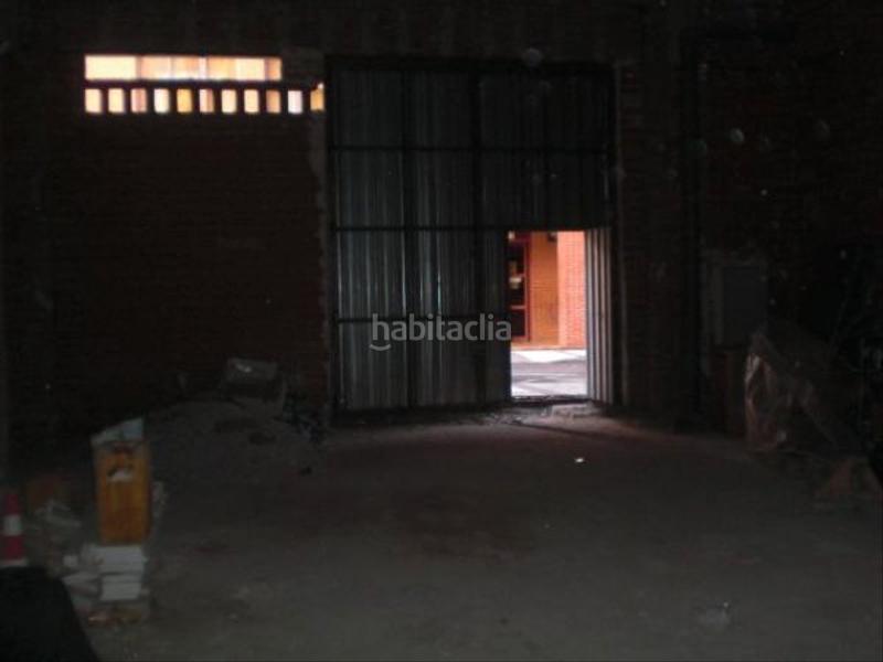 Foto cda94b40-4d6d-49b0-95d4-2d89cf13e049. Alquiler local comercial en calle cruces 7 en Centro Puertollano