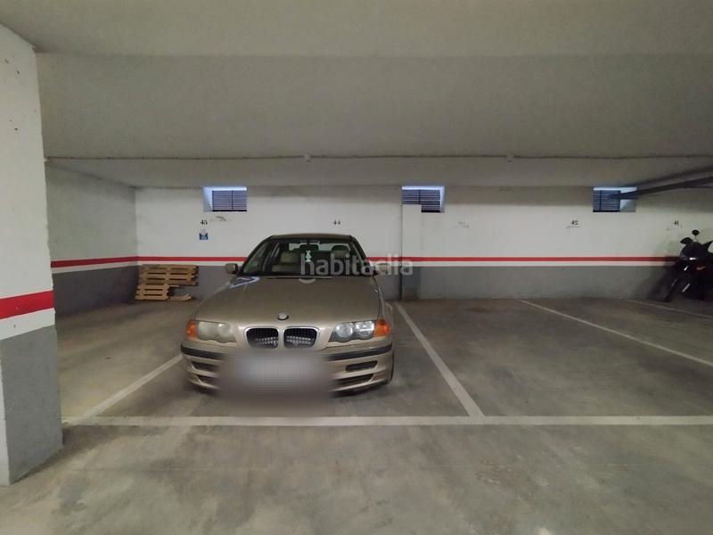 Foto f2071ba5-b99e-47c5-8a80-467e1553f5b0. Parking voiture dans calle clemente cuesta santandreu 10 dans Tomelloso