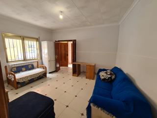 Casa adossada  Calle goya. Vivienda de 100 m2 con terraza en el centro de la localidad
