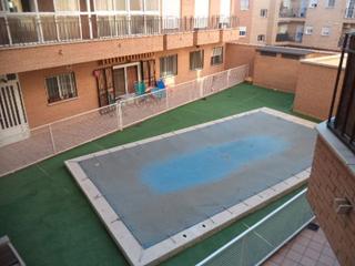 Pis  Plaza palacio. Piso con trastero. piscina comunitaria.