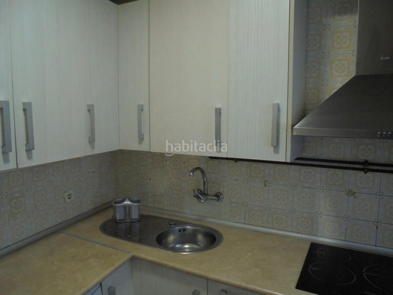 Foto 3c28b5fd-b8d7-4a5f-800c-70ff2b02ade7. Casa adossada amb aparcament a Centro Puertollano