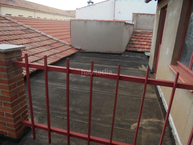 Foto a1c858a4-b62a-4557-abf0-6590b4a0ec7c. Casa adossada amb aparcament a Centro Puertollano