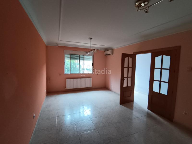 Foto 8c767c5c-9d35-49e5-975e-37fd175d11d2. Casa adossada amb calefacció aparcament a Alcolea de Calatrava