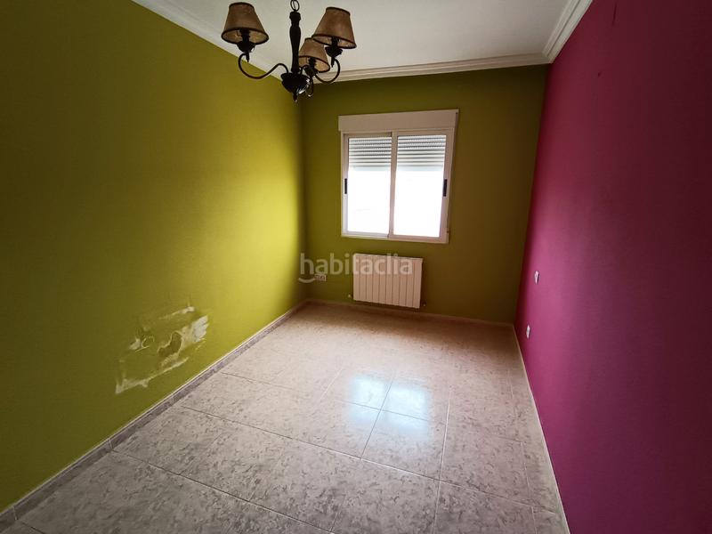 Foto b268d8c5-92dc-42c5-83cb-68a5cfa11145. Casa adossada amb calefacció aparcament a Alcolea de Calatrava