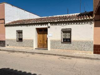 Casa adossada  Calle espoz y mina. Oportunidad casa en buena zona de la localidad