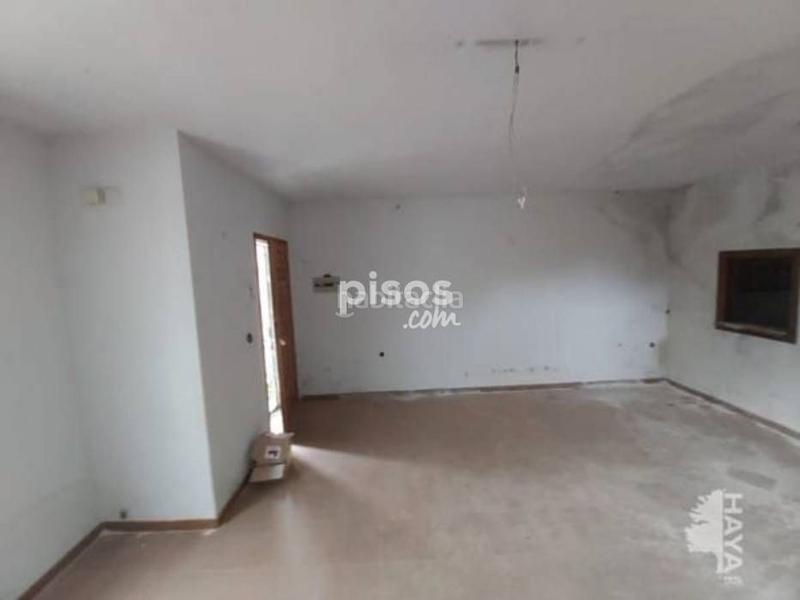 Foto 0df59998-6172-4bb7-a0c0-c589d56758ea. Casa adossada amb aparcament a Brazatortas