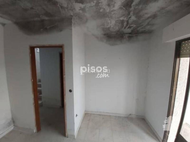 Foto 63baf78f-0ad3-4161-8cd0-ed108dd0bcf7. Casa adossada amb aparcament a Brazatortas