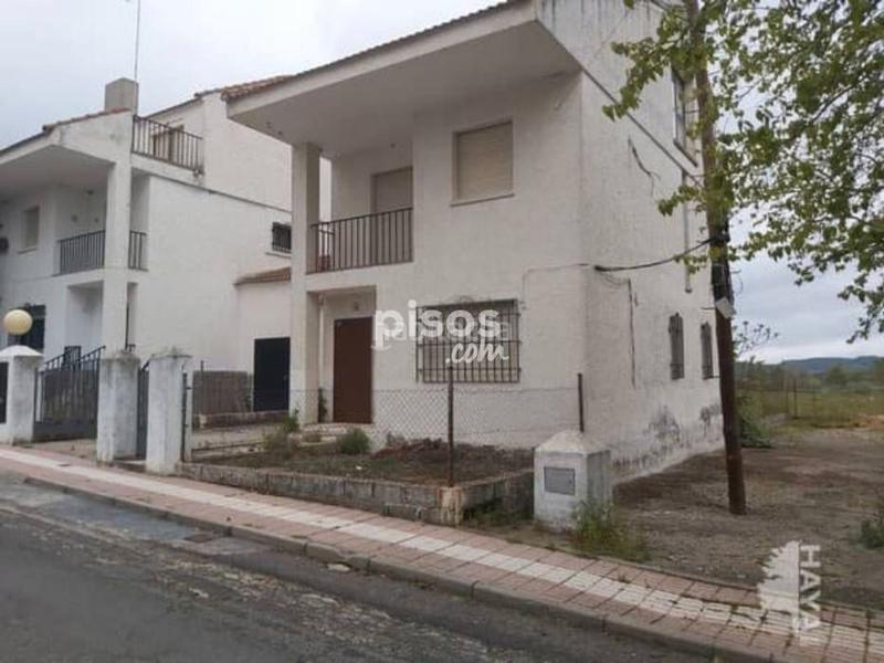 Foto e0b45176-a82c-474a-8fd4-cd7cd0050cb3. Casa adossada amb aparcament a Brazatortas