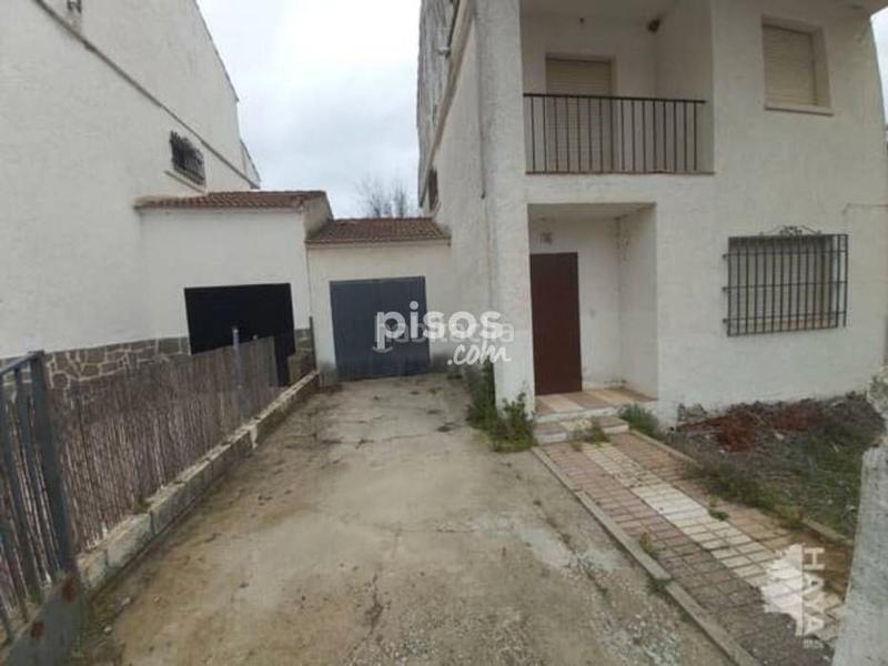 Foto fc513f69-88fe-4cf8-94a5-3edc40a431e7. Casa adossada amb aparcament a Brazatortas