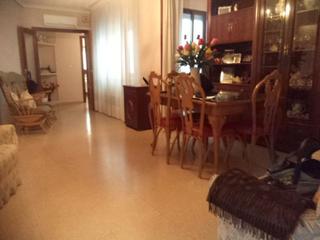 Pis  Calle oriénte. Se vende piso en la zona de salesianos, en muy buenas condicione