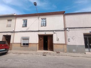 Casa a Calle cardenal cisneros 19. ¡casa de dos plantas de 241 m2 por solo 20.000€!