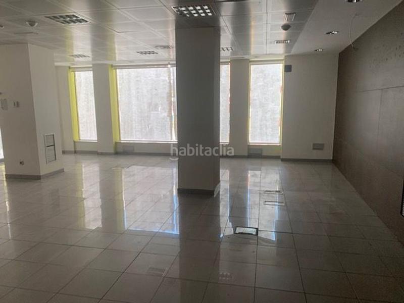 Foto 422df431-5961-404f-8c43-c8791fda175f. Alquiler local comercial en plaza constitución s/n ¡oportunidad única para tu negocio! en Puertollano