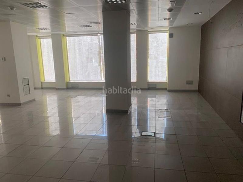 Foto 6b10ceeb-9236-4c6e-8a8a-fd18b53579bd. Alquiler local comercial en plaza constitución s/n ¡oportunidad única para tu negocio! en Puertollano