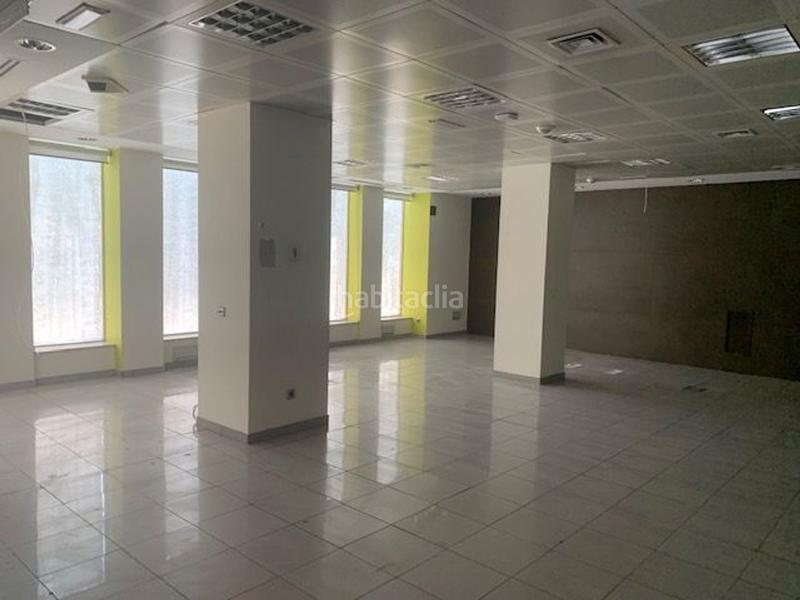 Foto b215952d-4709-4243-a425-1da2590a47aa. Alquiler local comercial en plaza constitución s/n ¡oportunidad única para tu negocio! en Puertollano