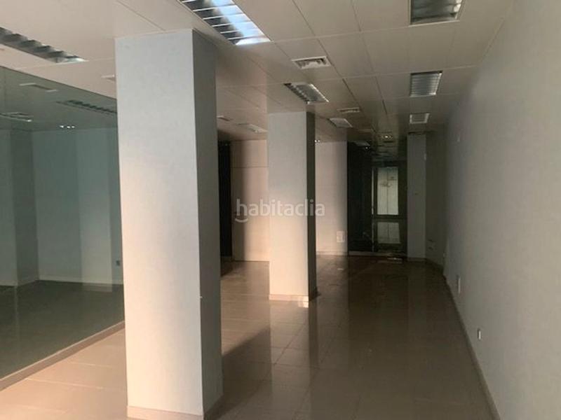 Foto b64c5744-52af-4c2a-ac51-be1ef2e653a3. Alquiler local comercial en plaza constitución s/n ¡oportunidad única para tu negocio! en Puertollano