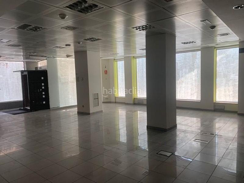 Foto e2f7dc52-e094-41d9-aea7-570f328e0cb3. Alquiler local comercial en plaza constitución s/n ¡oportunidad única para tu negocio! en Puertollano