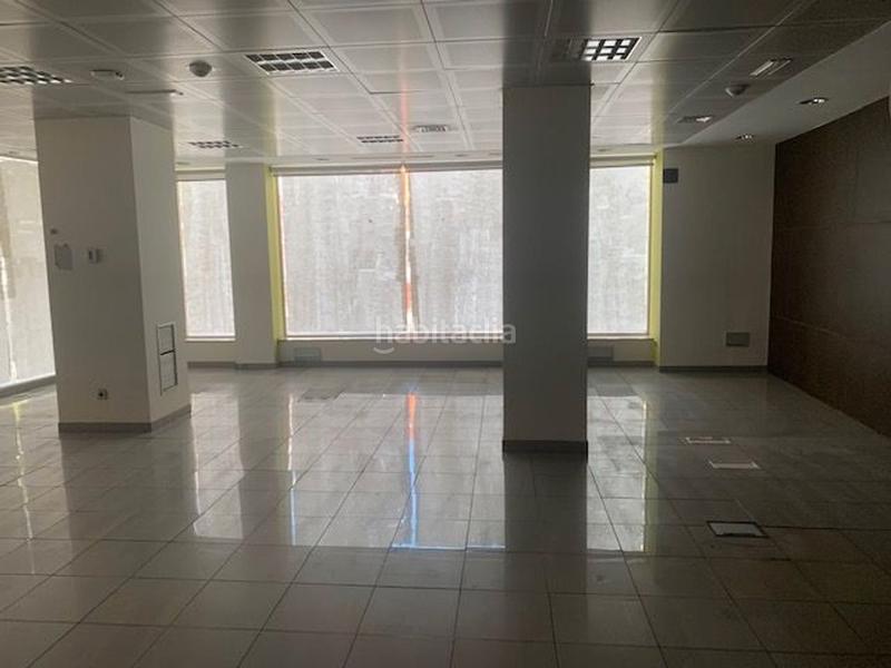 Foto f50f5bf4-6739-4b40-a99c-d590e9139119. Alquiler local comercial en plaza constitución s/n ¡oportunidad única para tu negocio! en Puertollano