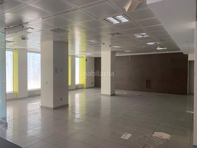 Foto f571909d-db78-409a-b66a-678f623aef32. Alquiler local comercial en plaza constitución s/n ¡oportunidad única para tu negocio! en Puertollano