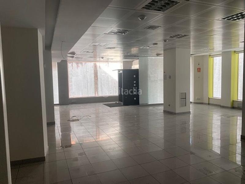 Foto 8ce45be1-2667-4619-9833-df73e6e19d47. Lloguer local comercial a plaza constitución s/n a Puertollano